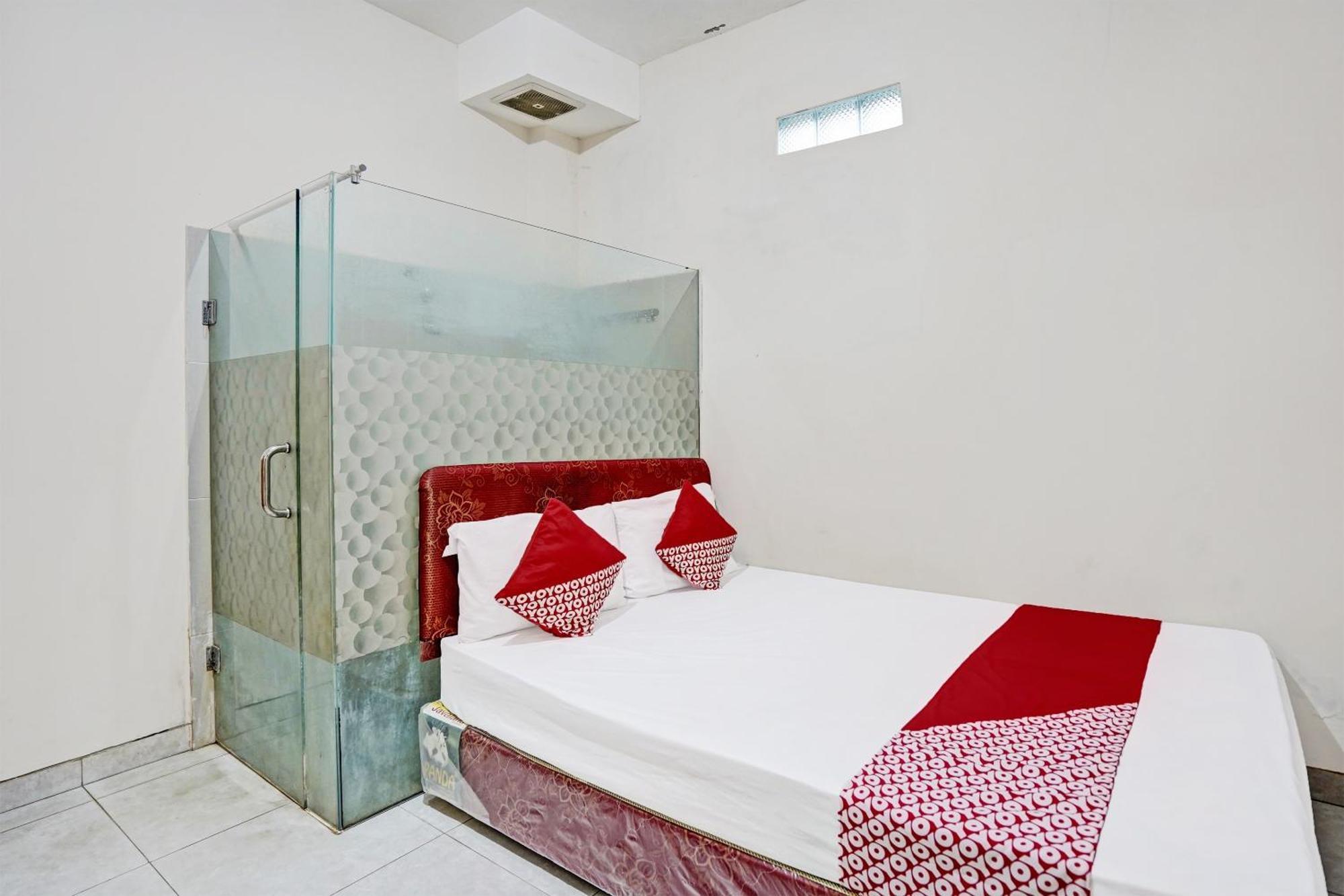Oyo Life 92190 Arya Guest House Tulungagung Kültér fotó