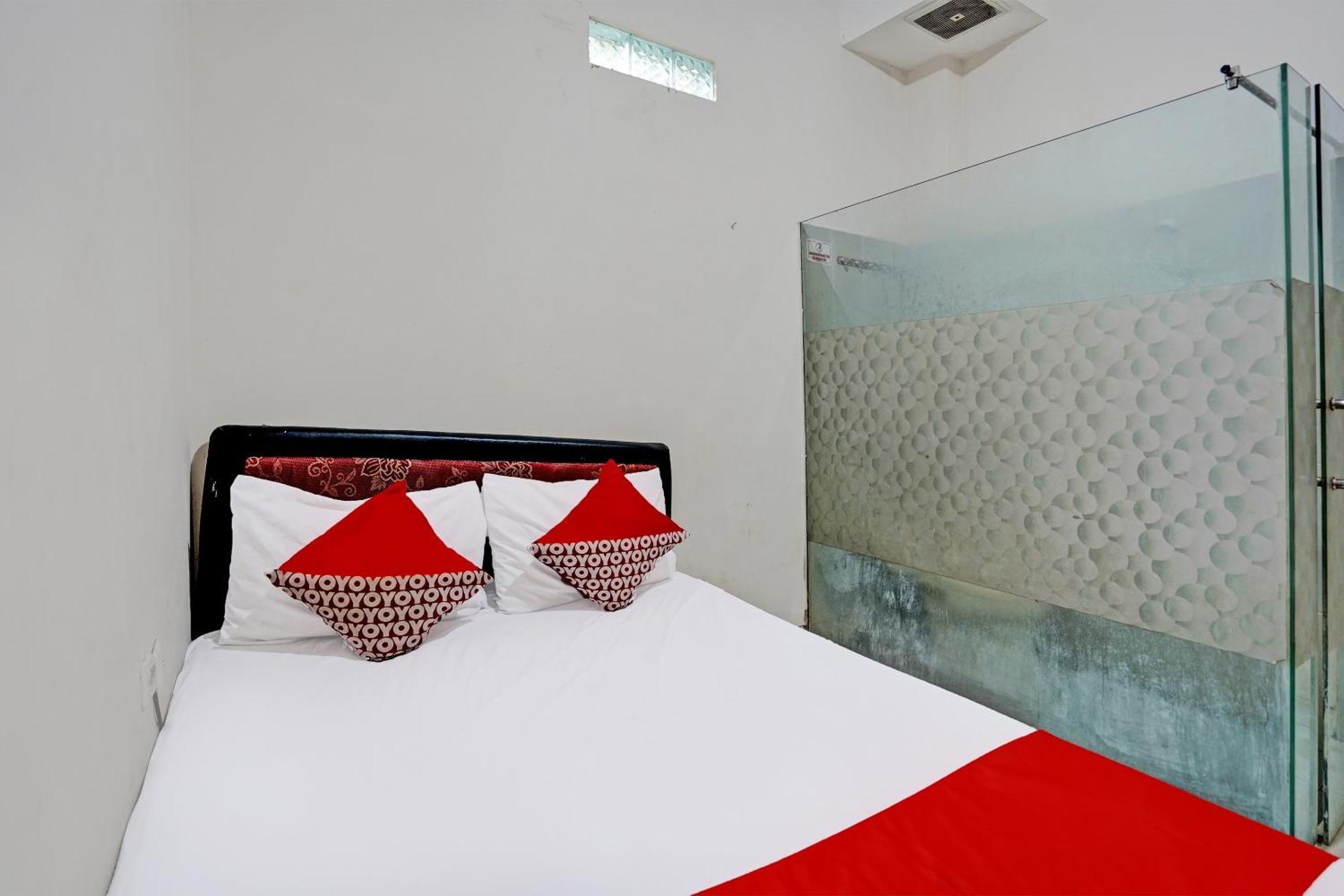 Oyo Life 92190 Arya Guest House Tulungagung Kültér fotó